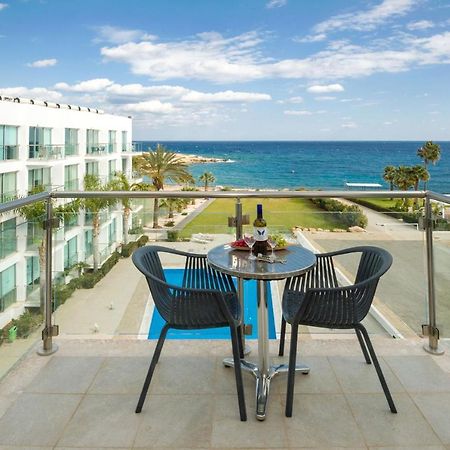 Gabriela - Coralli Beachfront Apartment Protaras Bagian luar foto