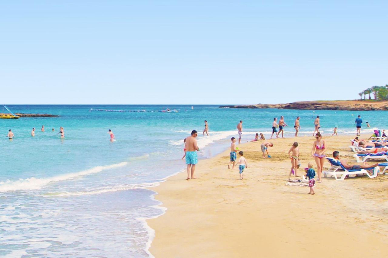 Gabriela - Coralli Beachfront Apartment Protaras Bagian luar foto