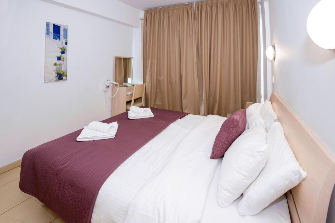 Gabriela - Coralli Beachfront Apartment Protaras Bagian luar foto