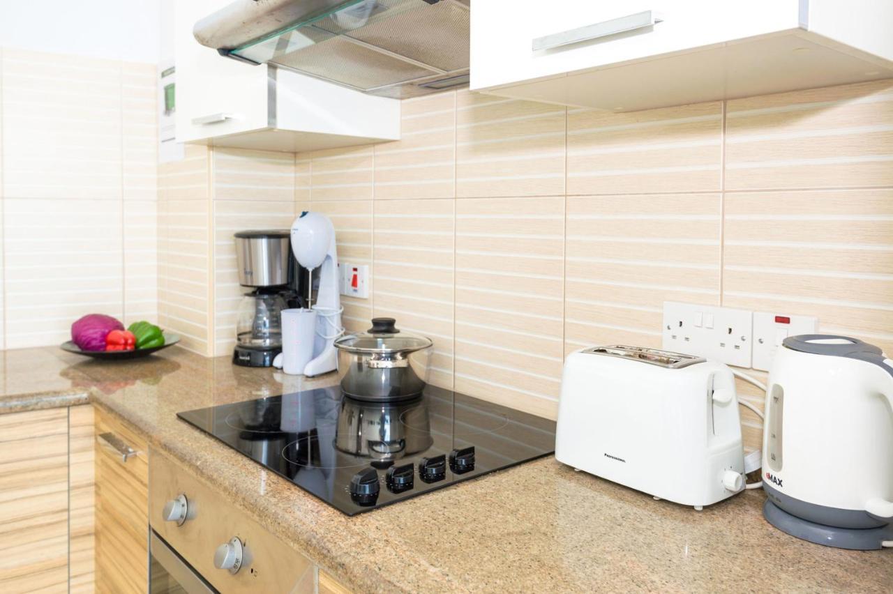 Gabriela - Coralli Beachfront Apartment Protaras Bagian luar foto