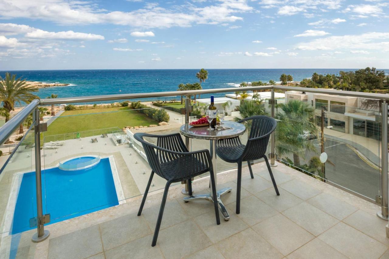 Gabriela - Coralli Beachfront Apartment Protaras Bagian luar foto